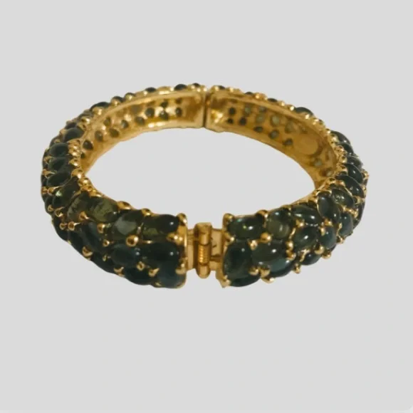 Kenneth Jay Lane this bangle consists of oval-shaped dark bluish crystals - Picture 8 of 9